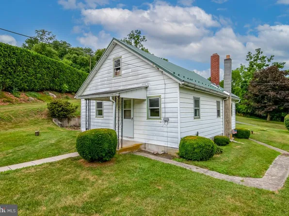 2115 Old Lancaster Pike, Reinholds, PA 17569