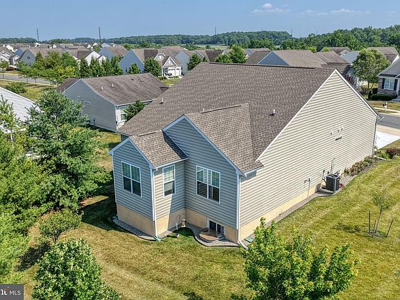 4th image of 1502 Arrowood Ct