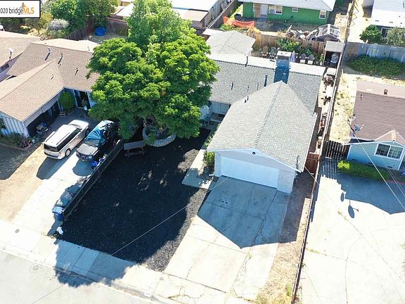 3rd image of 2119 Goff Ave