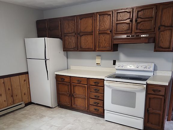 3rd image of 33 1/2 C St