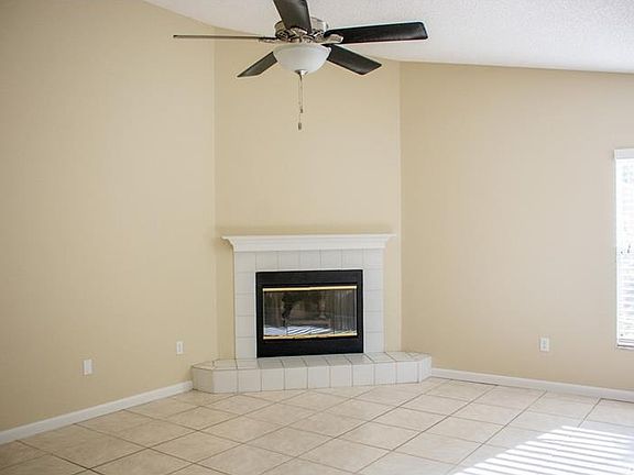3rd image of 3117 Emerson Pl