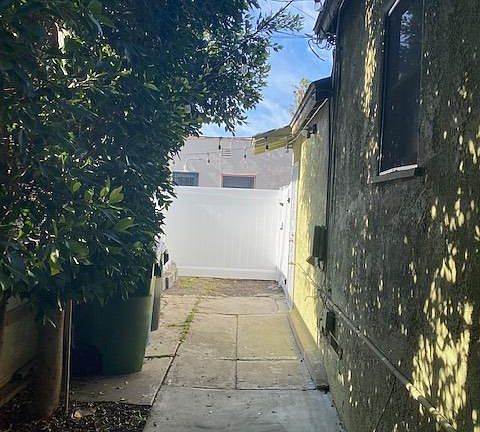 4th image of 3795 Maplewood Ave