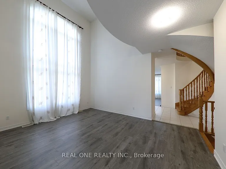 29 Duckfield Cres — Photo 9