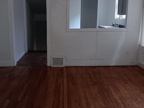 4th image of 12204 Cherrylawn St NW