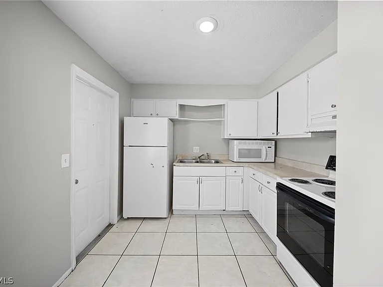 464 Carolina Ave #A — Photo 7