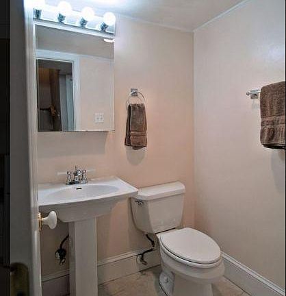 3/4 bath with standup shower