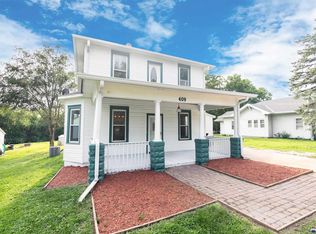 409 Maple St, Hickman, NE 68372