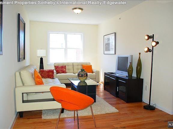 5th image of 448 Palisade Ave APT 403