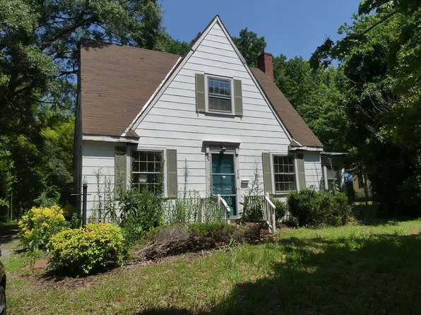 609 N Mecklenburg Ave, South Hill, VA 23970