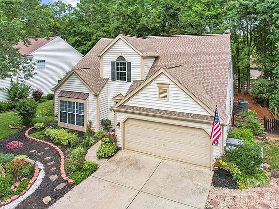 3rd image of 5931 Downfield Wood Dr