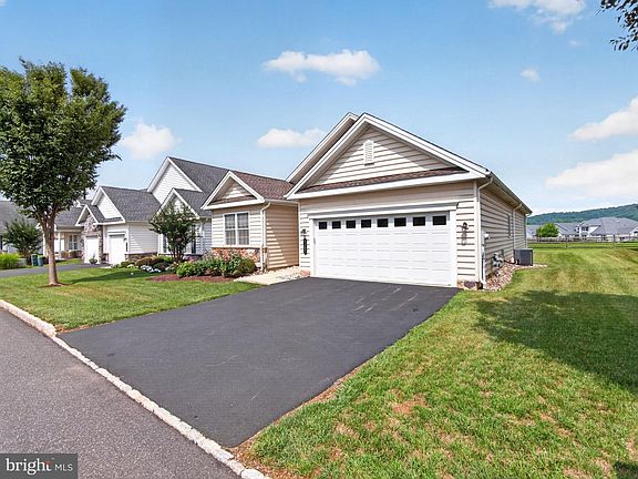 3rd image of 4367 Colonial Ln