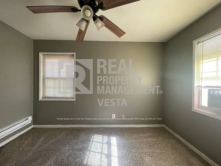2459 Vivian Dr — Photo 6