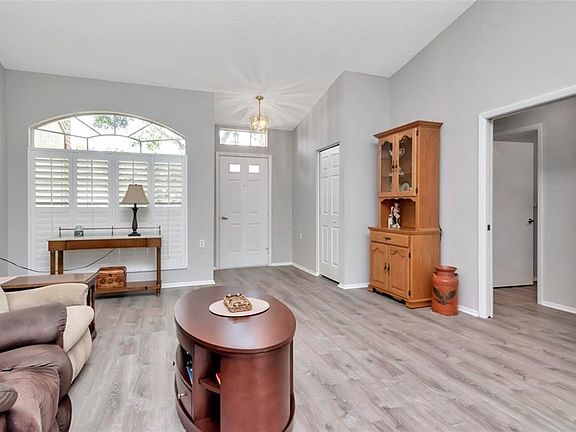 5th image of 9935 Brookdale Dr