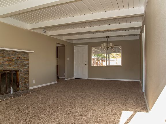 5th image of 2405 Bell St