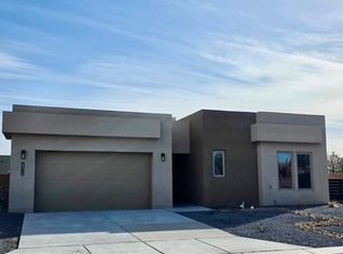 2312 Los Amigos Ln NW, Albuquerque, NM 87104