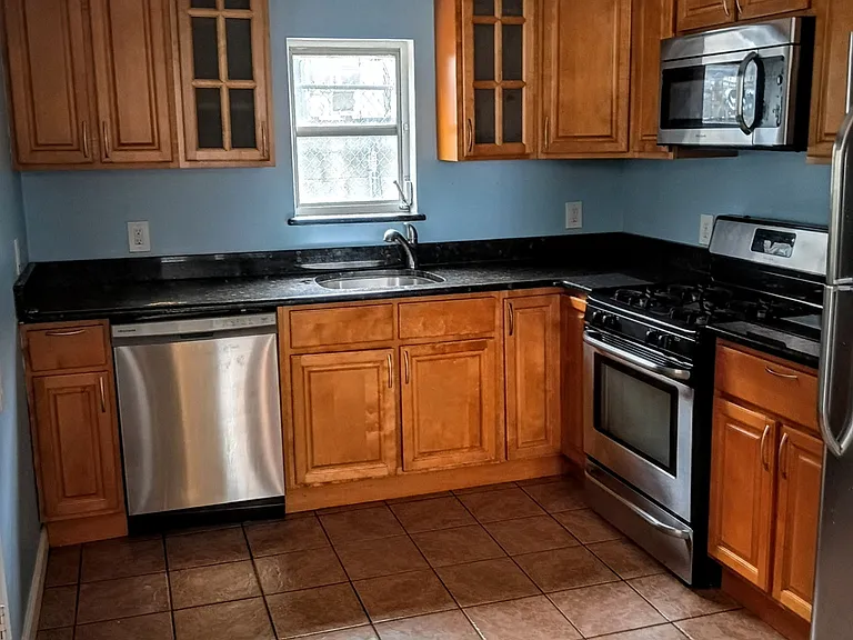 2630 E Birch St — Photo 3
