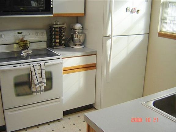 5th image of 1054 Sunrise Dr