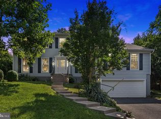 8000 Sandburg Ct, Dunn Loring, VA 22027