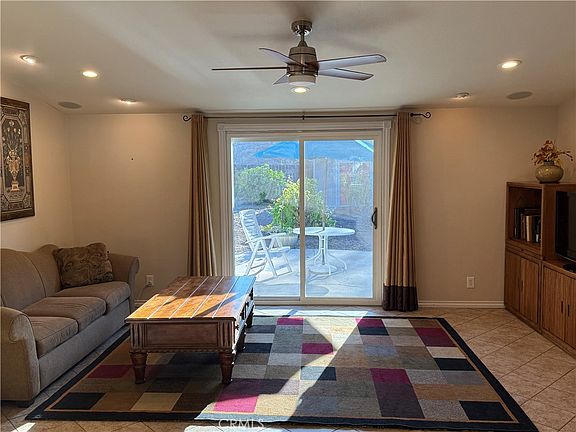 5th image of 545 E Gainsborough Rd