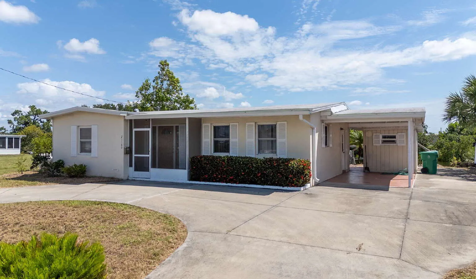 3 bed, 2.0 bath, 1808 sqft, $1,975 — Photo 2