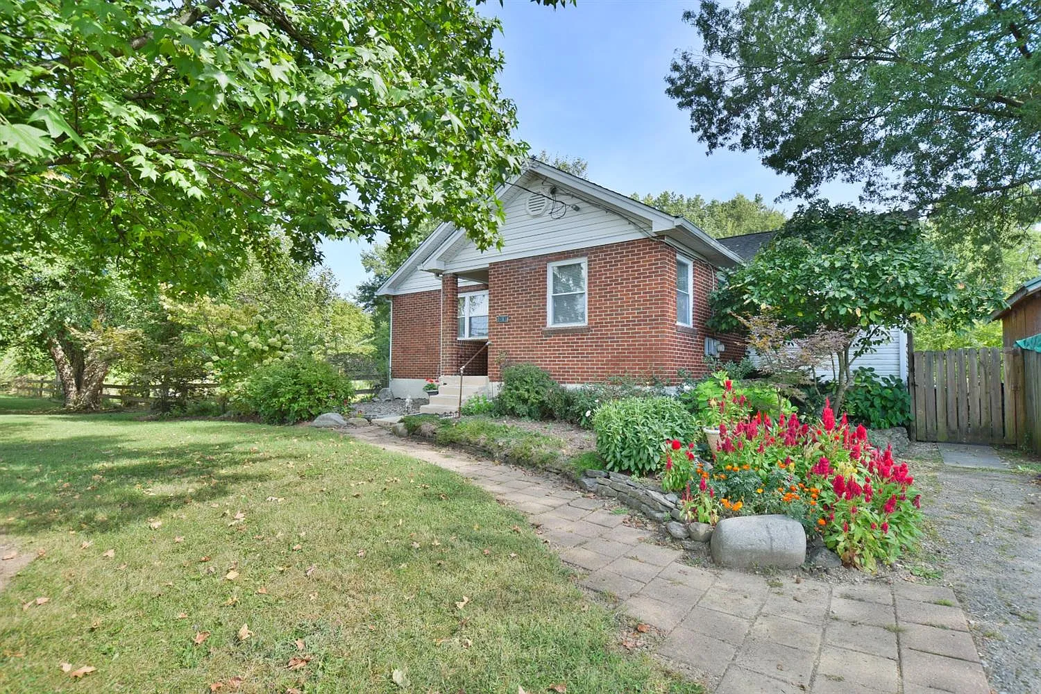 1113 Ferris Rd photo 1