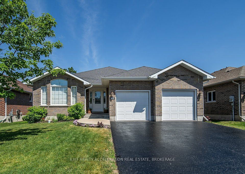 1st image of 92 Hartwood Cres