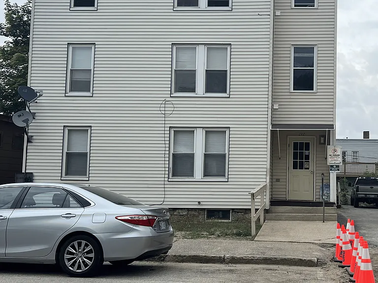 212 Waldo St — Photo 11