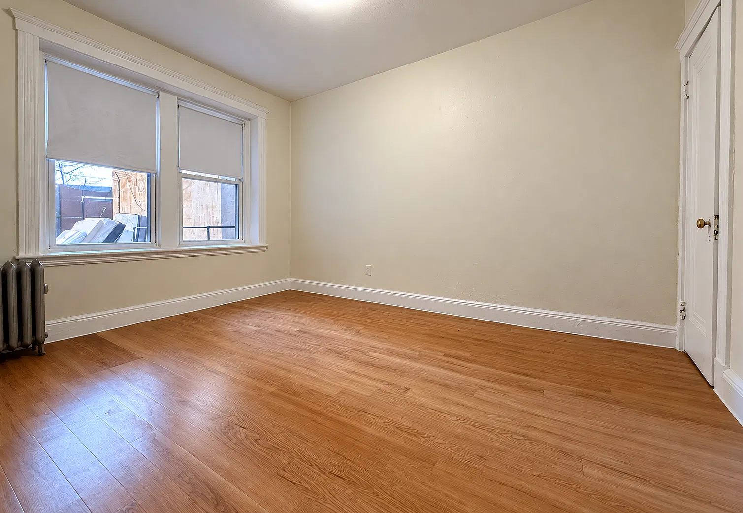 3 bed, 800 sqft, $2,500 — Photo 3