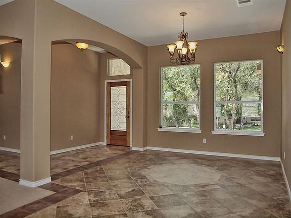 5th image of 810 Shadywood Ln