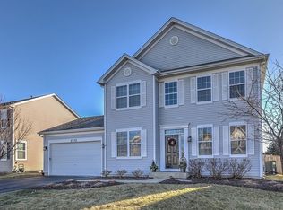 2732 Moraine Valley Rd, Wauconda, IL 60084