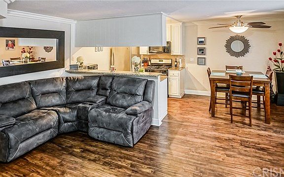 4th image of 7045 Woodley Ave Unit 118