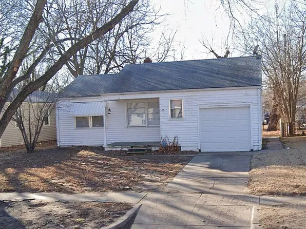 2511 S Victoria Ave, Wichita, KS 67216
