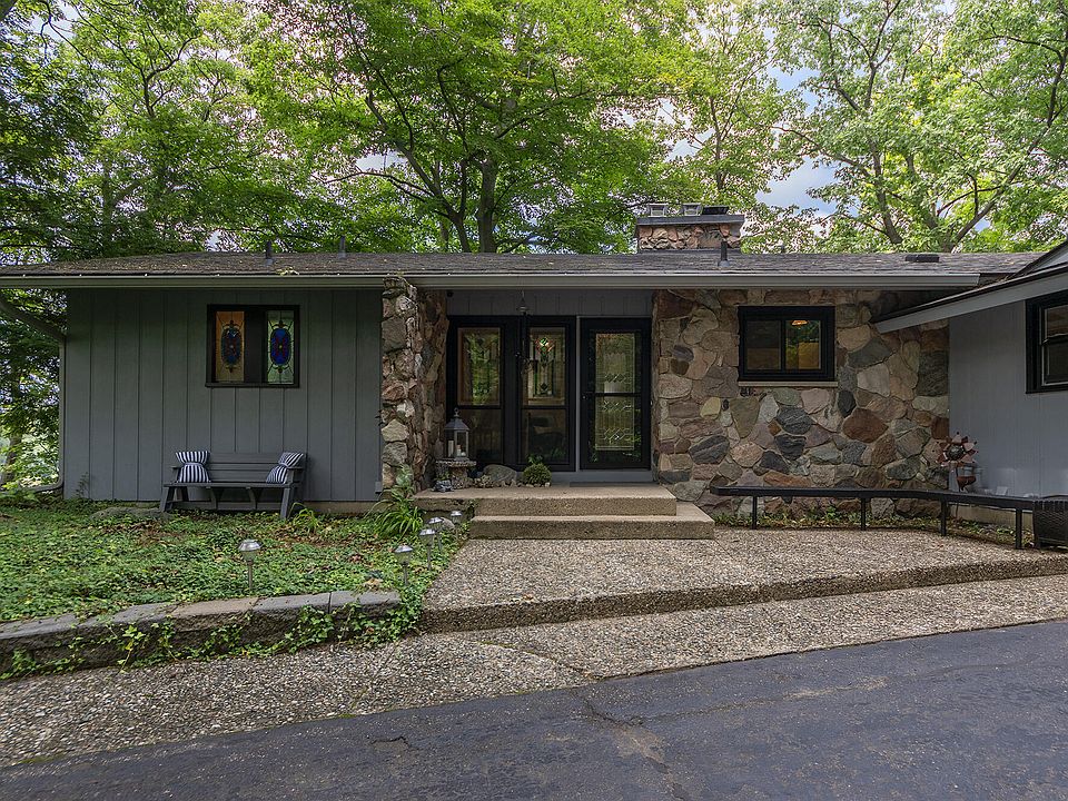 338 Bayview Ln, Plainwell, MI 49080 Zillow
