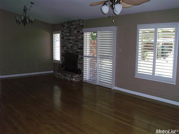 2nd image of 1708 Scarborough Dr