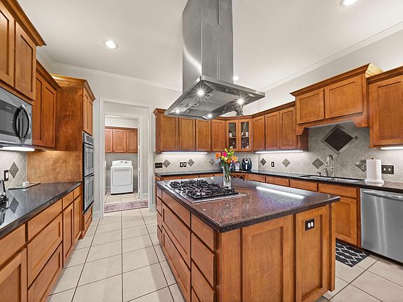 5th image of 21879 Oak Leaf Ln