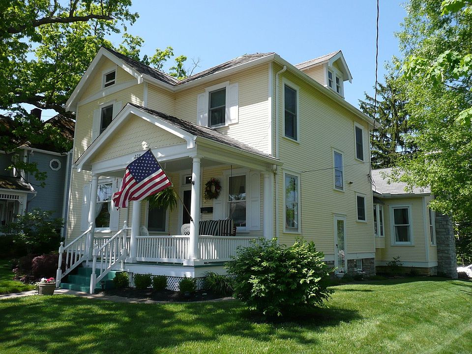 1st image of 228 W Lincoln Ave