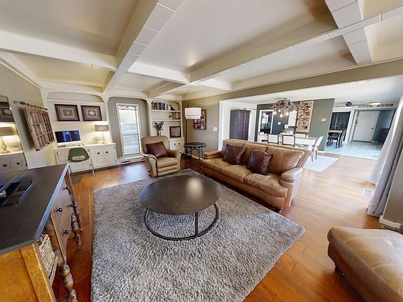 4th image of 1520 Fairmont Ct