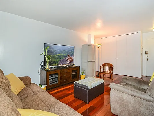 Sold by Robert E. Hill  | media 10