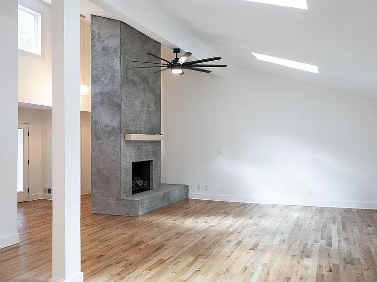 1 Woodbridge Way — Photo 3