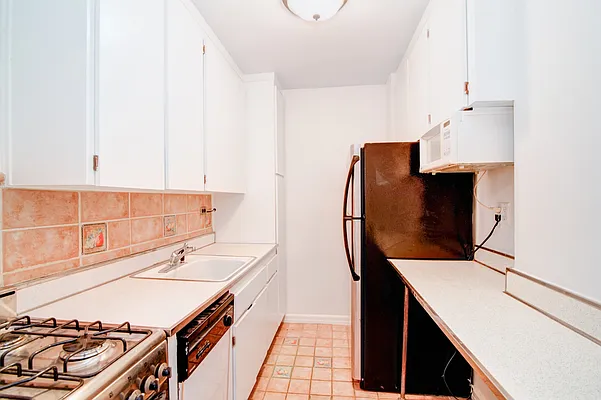 Sold by Compass | media 16