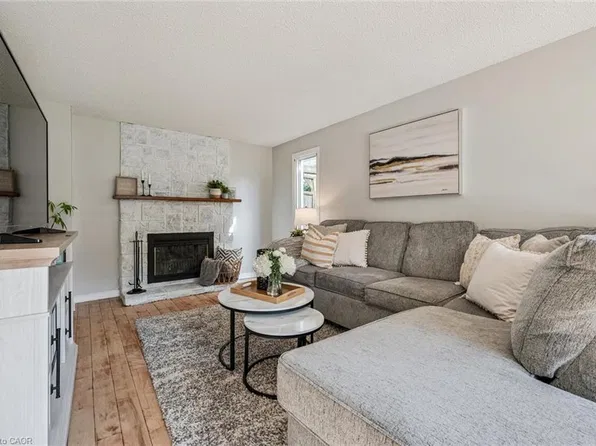 54 Royal Orchard Pl, Kitchener, ON N2N 1Z6
