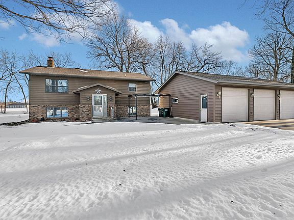 2nd image of 32878 Spunk Tree Cir