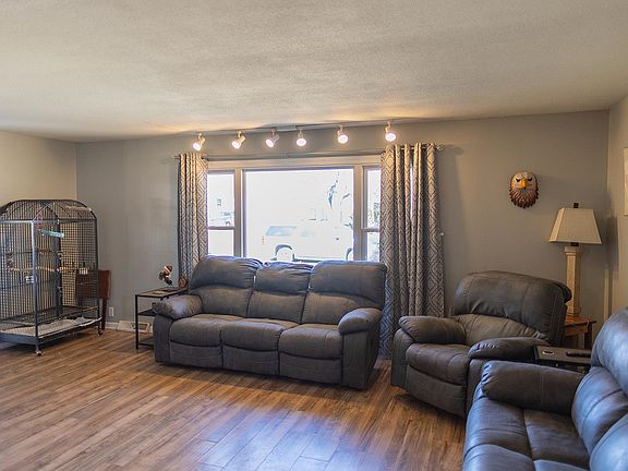 3rd image of 412 W 28th St