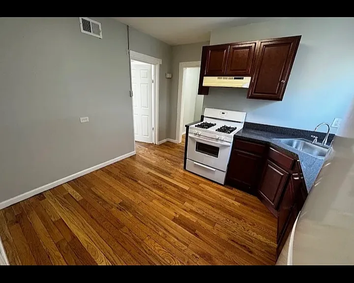 185 S 11th St #2L — Photo 6