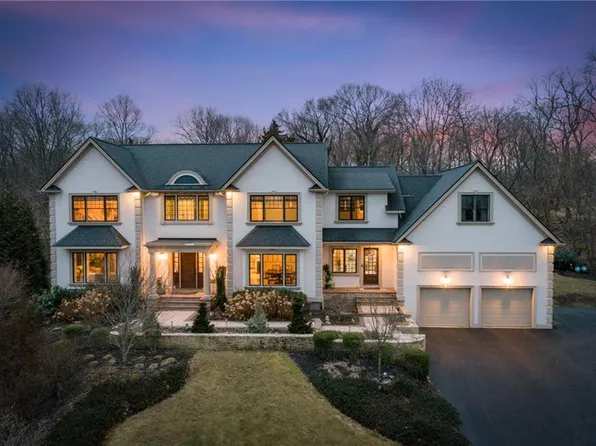 3 Valentine Ct, Lincoln, RI 02865