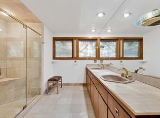 7679 S 68th St, Franklin, WI 53132