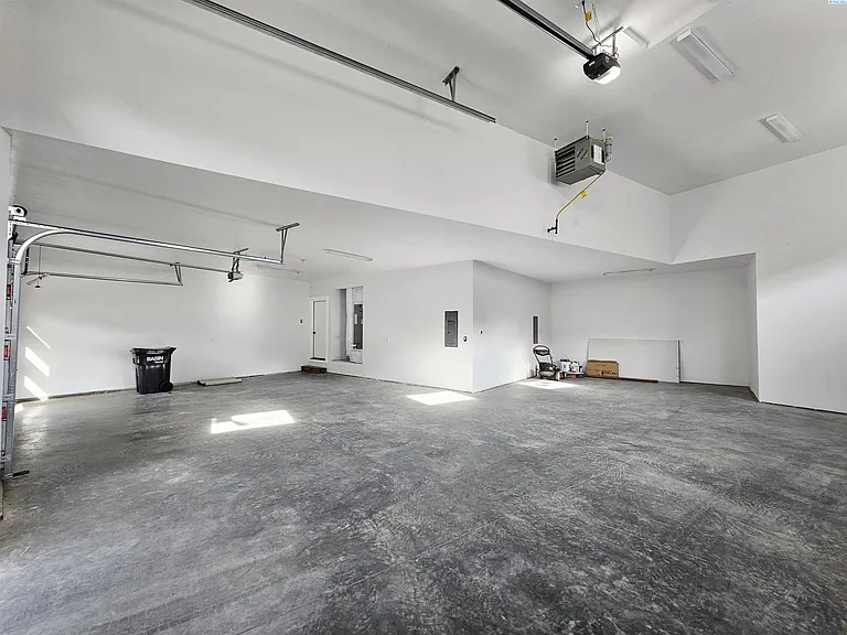 3202 Bing St — Photo 39