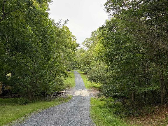 2nd image of 16 Bolshers Run Ln