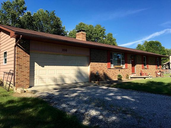 3rd image of 216 Wesley Dr SW