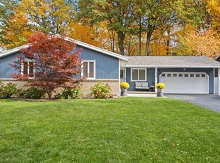 346 Black Walnut Dr, Rochester, NY 14615